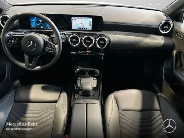 MERCEDES-BENZ A 180 d Style