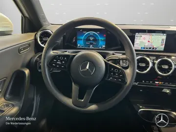 MERCEDES-BENZ A 180 d Style