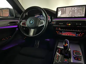 BMW 530 e xDrive M SPORT LASER HuD H&K ACC AMBI