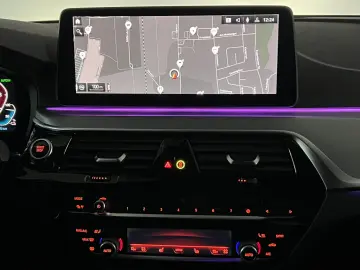 BMW 530 e xDrive M SPORT LASER HuD H&K ACC AMBI