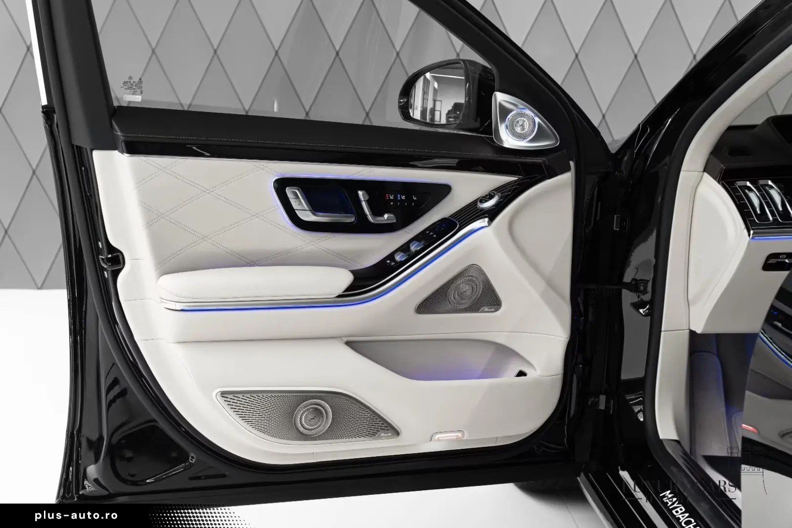 Mercedes-Benz S 580 Maybach 2026 BLACK BEIGE 4D VIP
