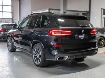 BMW X5 xDrive 40d M Sport LASER AHK SHZ HUD H&K PANO