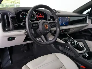 PORSCHE Cayenne E-Hybrid Luft Pano Sitzklima AHK 14W 21z