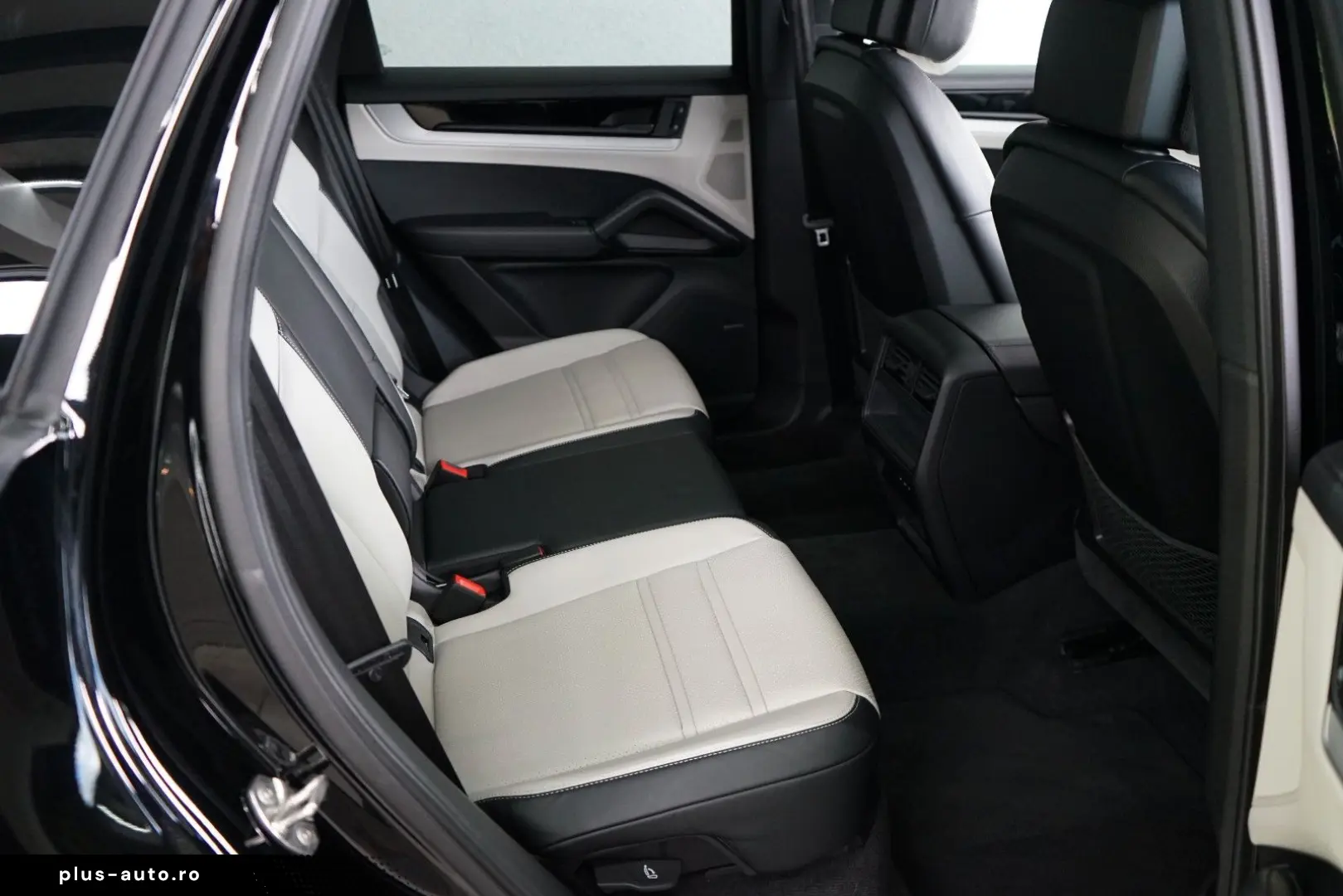 PORSCHE Cayenne E-Hybrid Luft Pano Sitzklima AHK 14W 21z