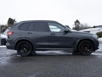 BMW X5 xDrive 40d M-Sport PANO AHK 360  LED ACC B&W