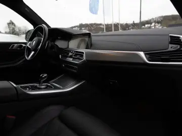 BMW X5 xDrive 40d M-Sport PANO AHK 360  LED ACC B&W