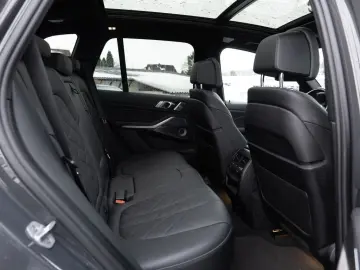 BMW X5 xDrive 40d M-Sport PANO AHK 360  LED ACC B&W