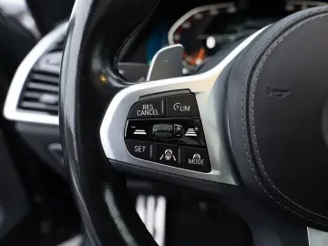 BMW X5 xDrive 40d M-Sport PANO AHK 360  LED ACC B&W