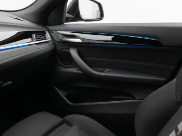 BMW X2 xD25e Sportsitz Kamera HUD HiFi