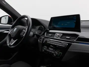 BMW X2 xD25e Sportsitz Kamera HUD HiFi