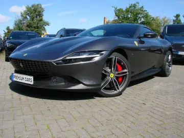 FERRARI Roma V8