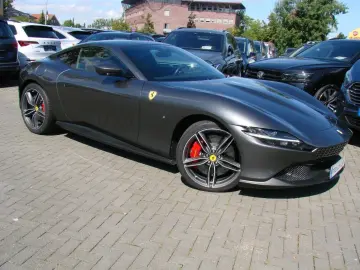 FERRARI Roma V8