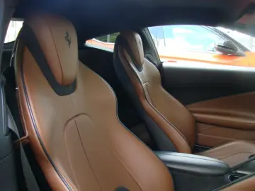 FERRARI Roma V8