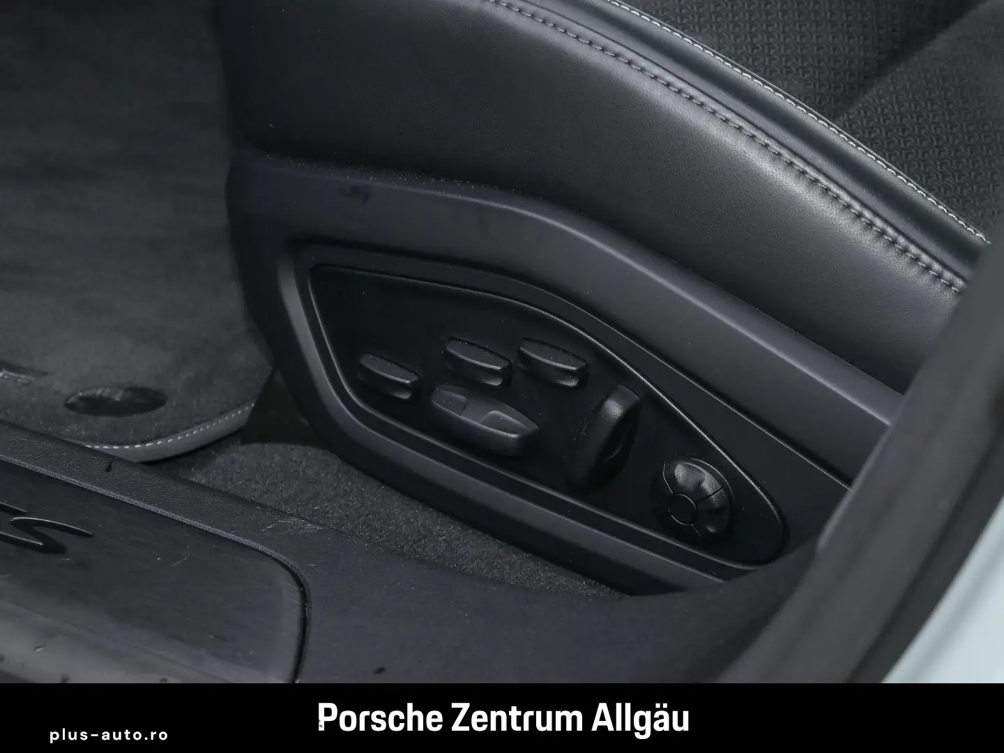 PORSCHE Taycan GTS Burmester HA-Lenkung InnoDrive HeadUp