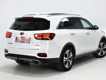 Kia Sorento - Platinum - 200 cp - Aut - 4x4 5 LOCURI