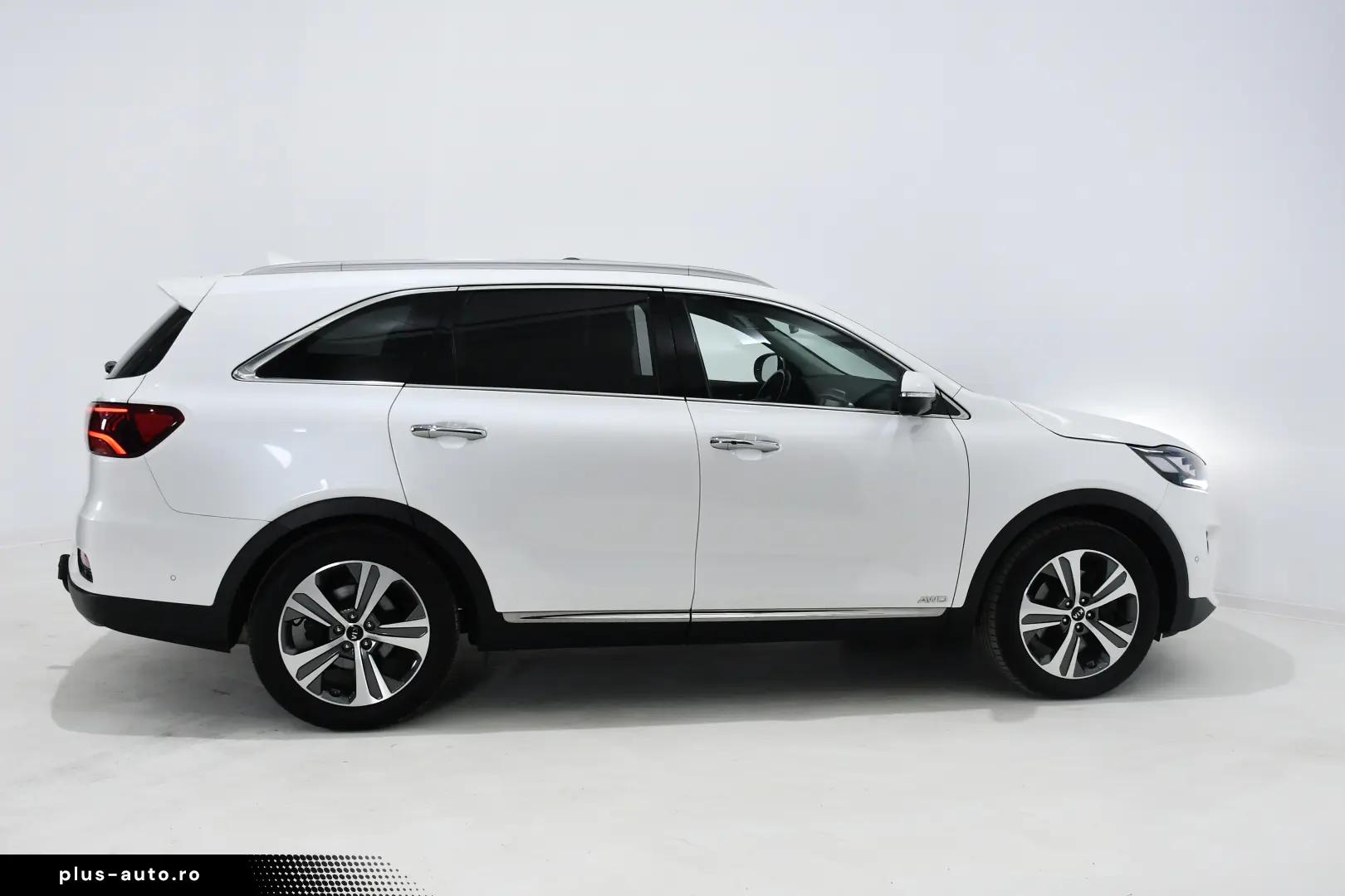 Kia Sorento - Platinum - 200 cp - Aut - 4x4 5 LOCURI