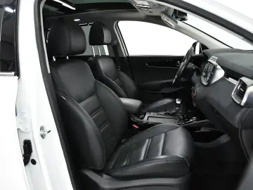 Kia Sorento - Platinum - 200 cp - Aut - 4x4 5 LOCURI