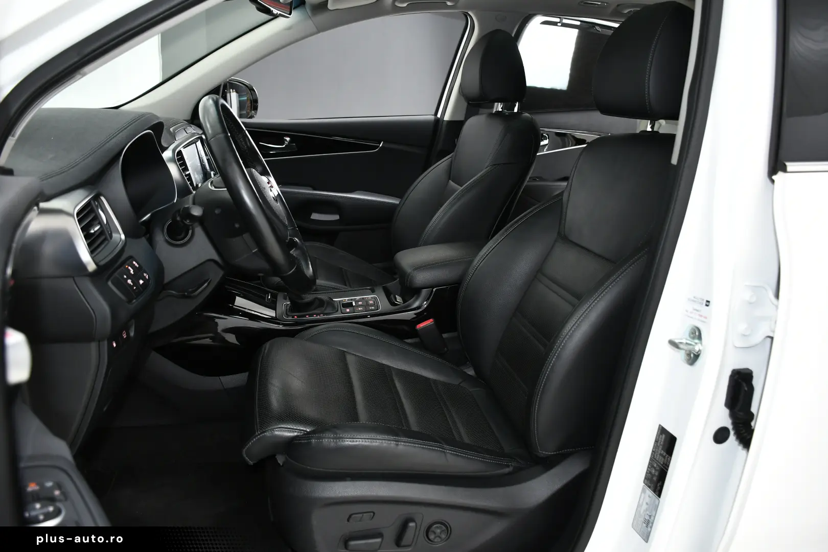 Kia Sorento - Platinum - 200 cp - Aut - 4x4 5 LOCURI