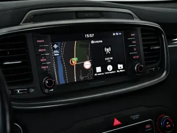 Kia Sorento - Platinum - 200 cp - Aut - 4x4 5 LOCURI