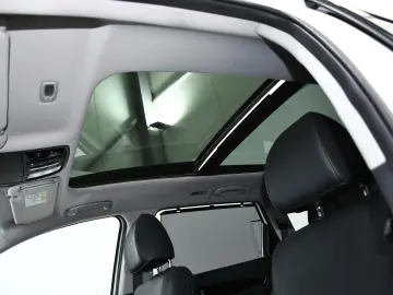 Kia Sorento - Platinum - 200 cp - Aut - 4x4 5 LOCURI