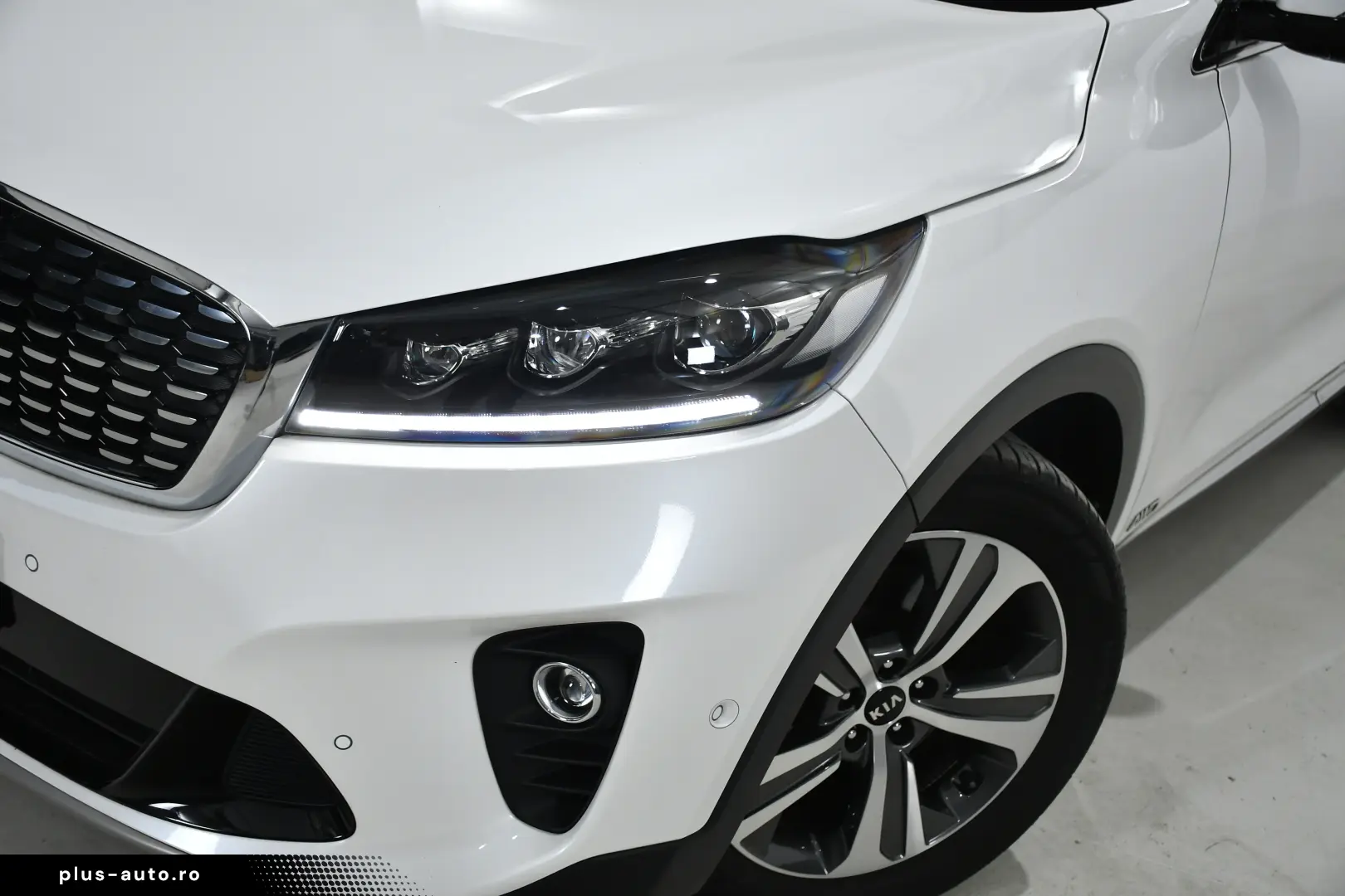Kia Sorento - Platinum - 200 cp - Aut - 4x4 5 LOCURI