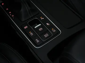 Kia Sorento - Platinum - 200 cp - Aut - 4x4 5 LOCURI