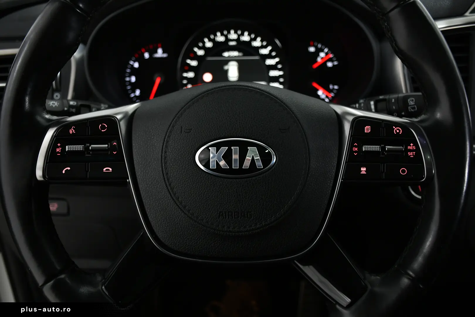 Kia Sorento - Platinum - 200 cp - Aut - 4x4 5 LOCURI