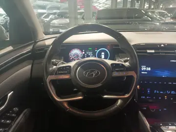 HYUNDAI Tucson 1.6 PHEV Trend 4WD LED Navi Kamera AHK