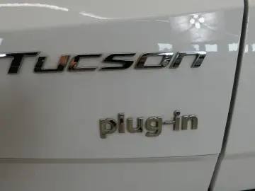 HYUNDAI Tucson Plug-In Hybrid 4WD AUT NAV KAM GRA SZH