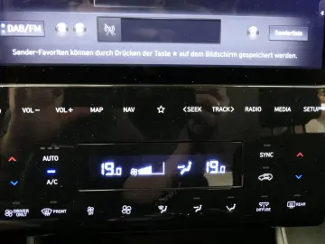 HYUNDAI Tucson Plug-In Hybrid 4WD AUT NAV KAM GRA SZH