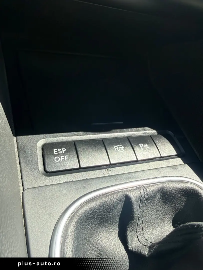 Volkswagen Golf 6 Coupe 2.0TDI Clima 2010 Ocazie Inm RO