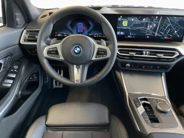 BMW 330e xDr Lim M SPORT PRO AdLED GSD Kam HUD H K