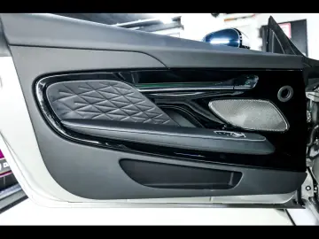 ASTON MARTIN DB12 COUPE 4.0 V8 ALUMINITE