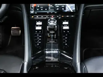ASTON MARTIN DB12 COUPE 4.0 V8 ALUMINITE