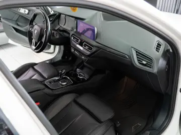 BMW 118d  Sport Line  LED  Audio HiFi