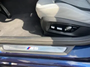 BMW M5 Competition Sportpaket HUD AD Navi Leder Digi