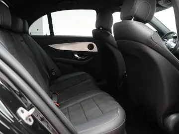 MERCEDES-BENZ E 300 e