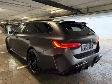 BMW M5 Touring Ultimate package hook