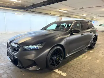BMW M5 Touring Ultimate package hook
