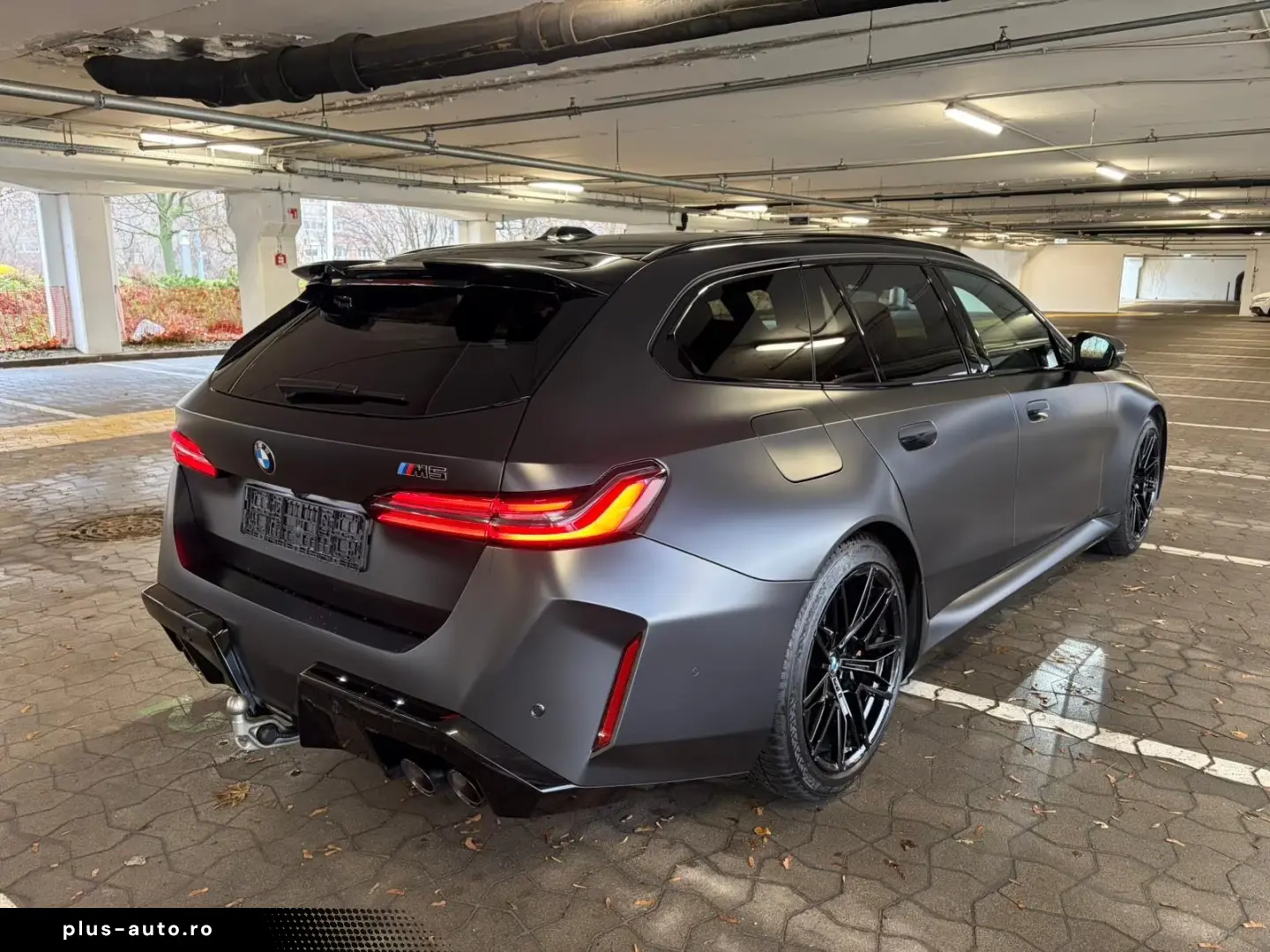 BMW M5 Touring Ultimate package hook