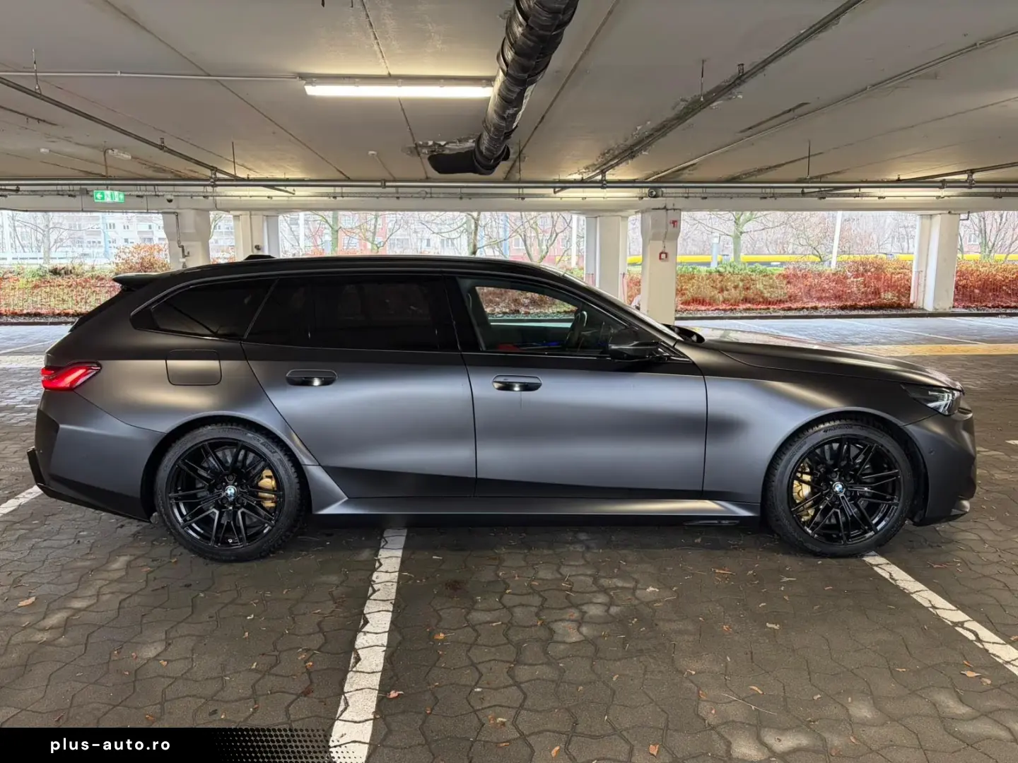 BMW M5 Touring Ultimate package hook