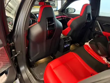 BMW M5 Touring Ultimate package hook