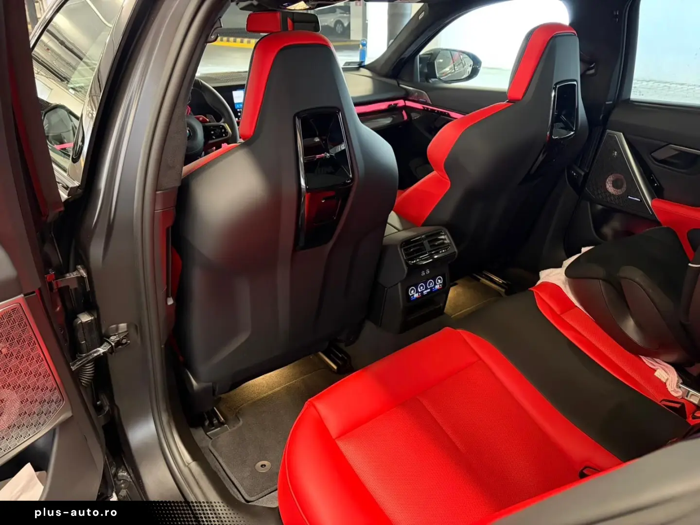 BMW M5 Touring Ultimate package hook
