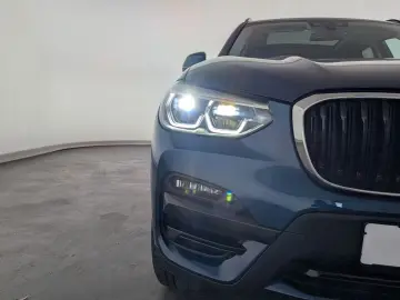 BMW X3 xDrive30e Advantage LED NAVI PANO SHZ PDC BC