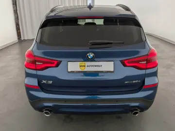 BMW X3 xDrive30e Advantage LED NAVI PANO SHZ PDC BC