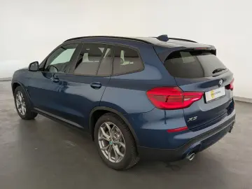 BMW X3 xDrive30e Advantage LED NAVI PANO SHZ PDC BC