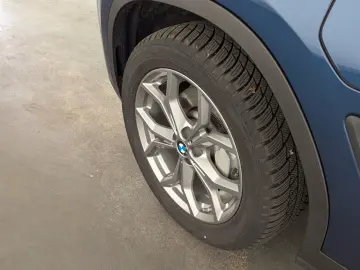 BMW X3 xDrive30e Advantage LED NAVI PANO SHZ PDC BC