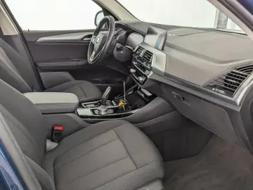 BMW X3 xDrive30e Advantage LED NAVI PANO SHZ PDC BC