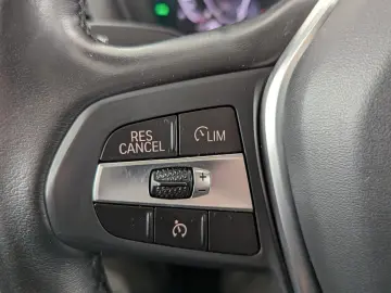BMW X3 xDrive30e Advantage LED NAVI PANO SHZ PDC BC