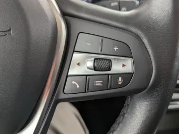 BMW X3 xDrive30e Advantage LED NAVI PANO SHZ PDC BC